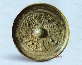 東漢神人車馬畫像鏡 東漢神人車馬畫像鏡