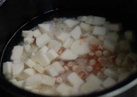 薏米芡實山藥粥 薏米芡實山藥粥