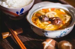 蘑菇菌湯 蘑菇菌湯