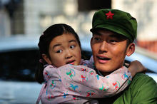 張博主演《坐88路車回家》飾演：黃元帥