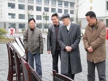 陶嘉舟（右二）