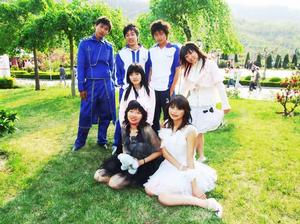 第二排唯一的女生- -