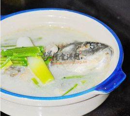 芹菜鯽魚湯 芹菜鯽魚湯