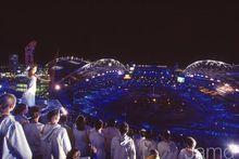 閉幕式上演唱We&