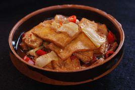 老豆腐燜五花肉 老豆腐燜五花肉