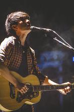 快男舞台上的趙雷