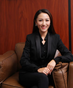 創始人兼董事長何旖莎