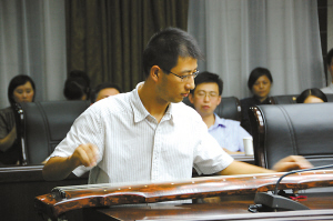 （圖）袁華演奏《搔首問天》梅庵琴社