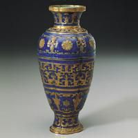 清乾隆內填琺瑯拐子龍紋盒瓶