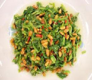 拌松子菠菜 拌松子菠菜