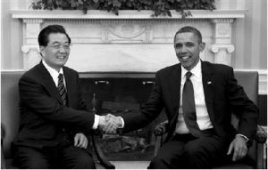 美國當地時間1月19日，胡錦濤同歐巴馬在華盛頓白宮橢圓形辦公室舉行會談。