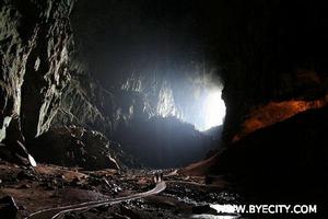 莫魯山國家公園岩洞
