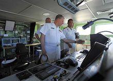 英勇級護衛艦的艦橋，怎么樣，夠時髦吧？？