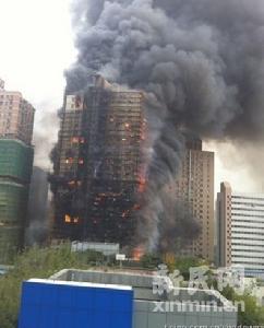11·15上海靜安區住宅樓大火