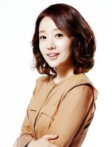 尹孫河韓劇《恍惚的鄰居》