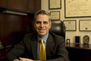 格拉斯納  醫學博士