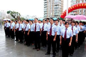 永嘉縣人民法院工作人員在落成典禮上