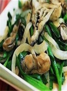 洋蔥韭菜炒生蚝 洋蔥韭菜炒生蚝