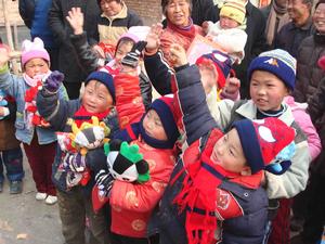 《法官媽媽》“ 法官媽媽”結對幫扶留守兒童