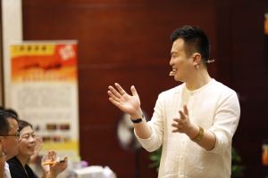 楊濤鳴演講照片