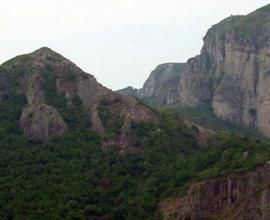 拔地搖山 拔地搖山