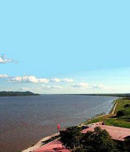 黑龍江[亞洲東北部流經蒙古、中國、俄羅斯的河流]