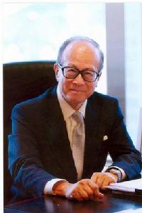 李嘉誠[香港首富、長江集團創辦人]