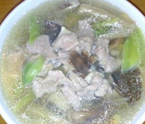 野菌燉鱔魚煲 野菌燉鱔魚煲