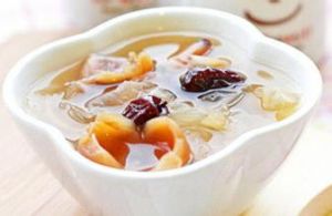 銀耳紅棗桂圓湯 銀耳紅棗桂圓湯