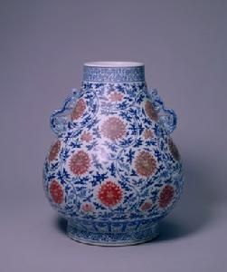 清雍正青花釉里紅纏枝蓮紋雙螭耳尊 清雍正青花釉里紅纏枝蓮紋雙螭耳尊