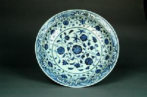 （圖）明宣德青花纏枝蓮紋瓷盤