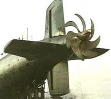 艇艉錐尾、十字舵和7葉大側斜螺鏇槳