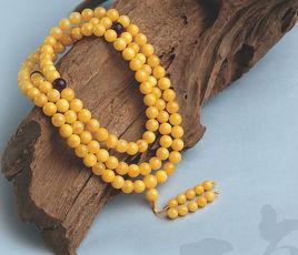 佛珠[佛教徒用以念誦記數的隨身法具]