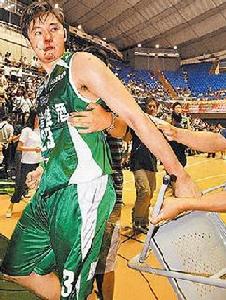 孟達肘擊吳岱豪事件