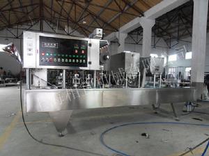 鴨血灌裝封口機圖片