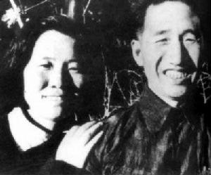 1946年，徐向前與黃杰結婚時的留影（圖九）
