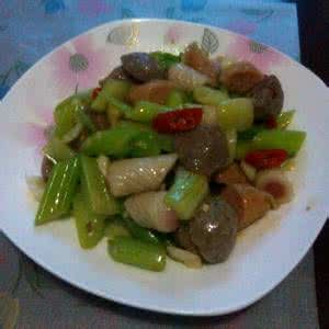 芹菜炒魚丸 芹菜炒魚丸