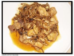 茶樹菇燜雞 茶樹菇燜雞