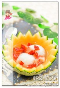 草莓湯圓蜜瓜盅 草莓湯圓蜜瓜盅