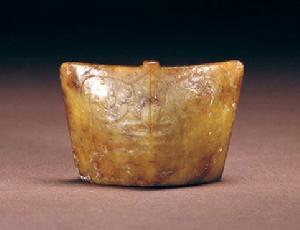 玉獸面紋嵌飾 玉獸面紋嵌飾