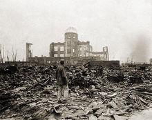 核子彈爆炸後，廣島變成一片廢墟