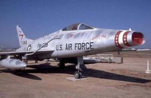 美國F-100戰鬥機
