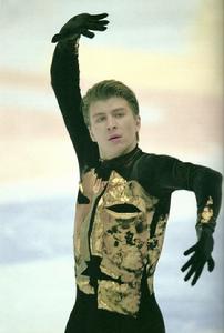 亞古丁，《鐵面人》