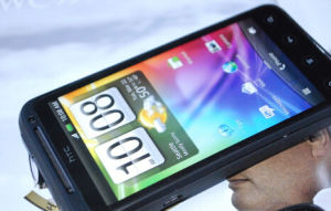 HTC G17 EVO 3D（白色）