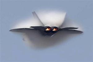 F-22突破音障瞬間