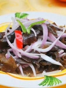 洋蔥拌木耳 洋蔥拌木耳