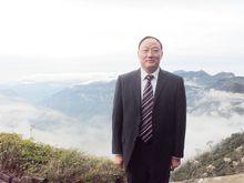 作家尹高朝及其著作