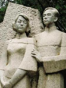 石評梅與高君宇雕像