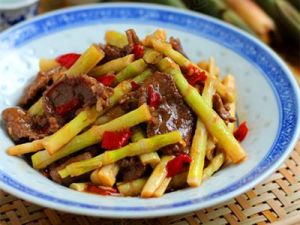 牛肉椒蒜燜筍 牛肉椒蒜燜筍
