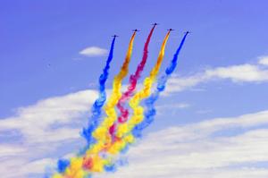 飛行編隊飛過天安門廣場